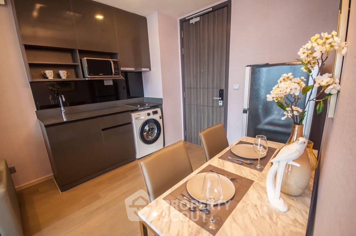 picture 2-BR Condo at Ashton Asoke near MRT Sukhumvit (ID 1308203) - 2/6