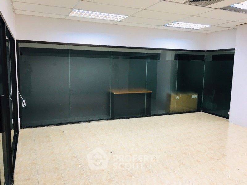 รูป คอนโด 1-ห้องนอน ที่ ออมนิ ทาวเวอร์ ใกล้ BTS นานา (ID 1512668) - รูปที่ 3/11