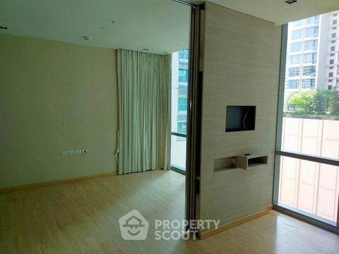 คอนโด 1-ห้องนอน ที่ เดอะ รูม สุขุมวิท 21 ใกล้ MRT สุขุมวิท (ID 1537534)
