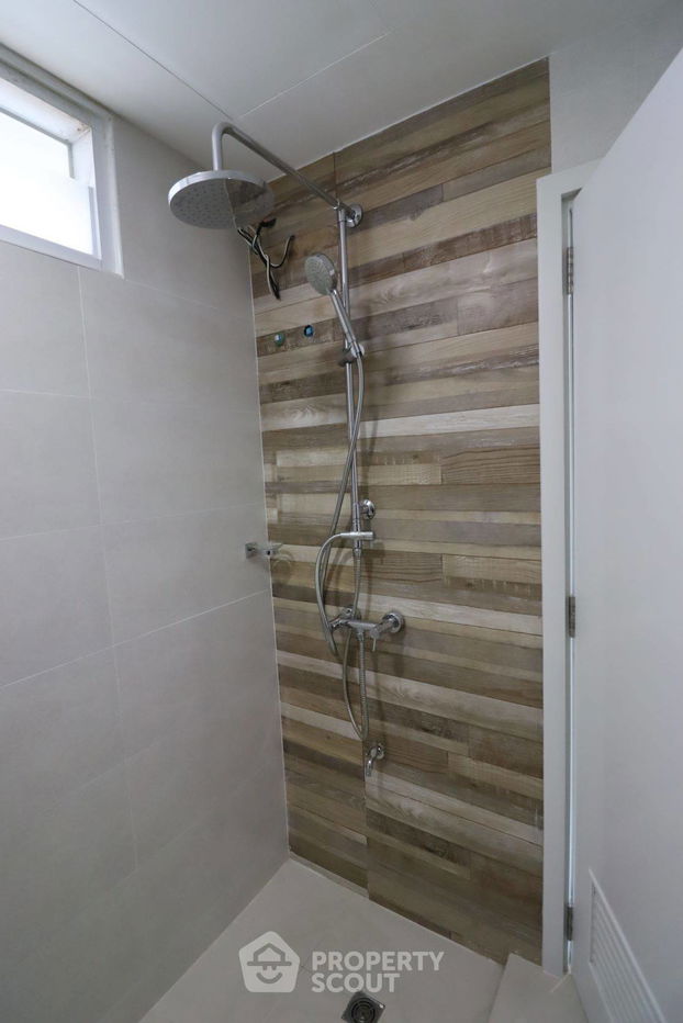 picture 2-BR Condo at Grand View Condo close to Baan Amphur (ID 2092979) - 10/22