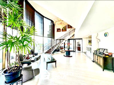 Condos for sale : 4-BR Penthouse at Supalai Place Sukhumvit 39 near BTS Phrom Phong (ID 1805721)