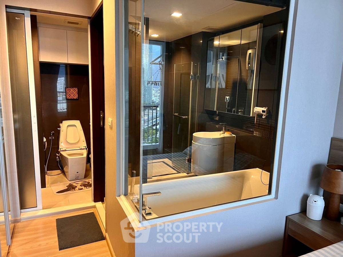 รูป คอนโด 1 ห้องนอน 20th-Floor 45 ตร.ม. ริธึ่ม สาทร ใกล้ BTS สะพานตากสิน 300 ม. (ID 2005287) - รูปที่ 15/18