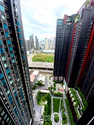 Condos for sale : 1-BR Condo at Life Asoke - Rama 9 near MRT Phra Ram 9 (ID 1789162)