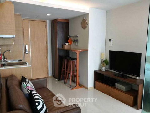 1-BR Condo at Socio Ruamrudee near BTS Nana (ID 1739632)