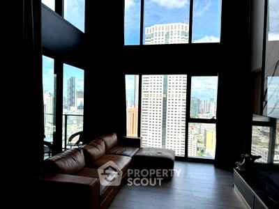Condos for rent : 3-BR Condo At The Lofts Silom, 31st Floor, 400m To BTS Surasak (ID 1556351)