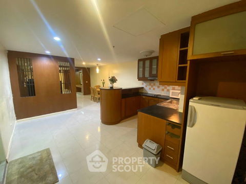 1-BR Condo at Nusa State Tower Condominium near BTS Saphan Taksin (ID 649753)