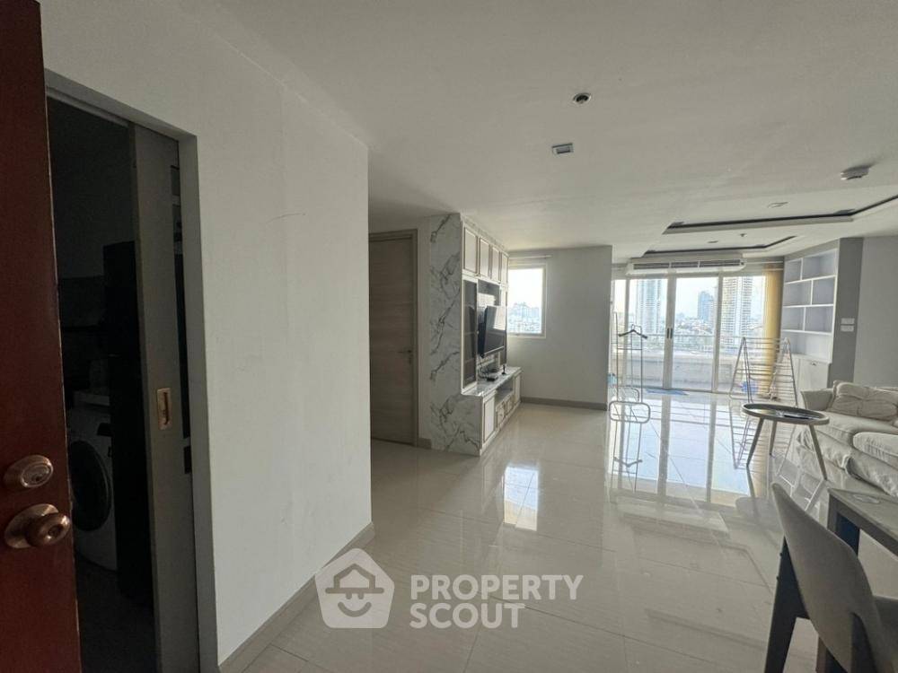 picture 2-BR Condo at River Heaven Chareonkrung in Bang Kho Laem (ID 1497433) - 2/15