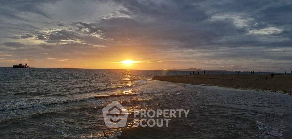 picture 4-BR Condo at Chom Talay Resort Condominium close to Pattaya (ID 1885768) - 29/30