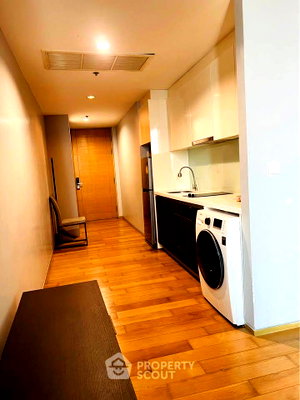 Condos for sale King's College International School Bangkok : 1-BR 43 Sqm Condo For Sale, The Breeze Narathiwas, High-Floor 36 (ID 2068499)