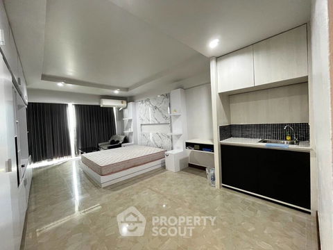 1-BR Condo at Sombat Pattaya Condotel close to Phratamnak (ID 2099241)