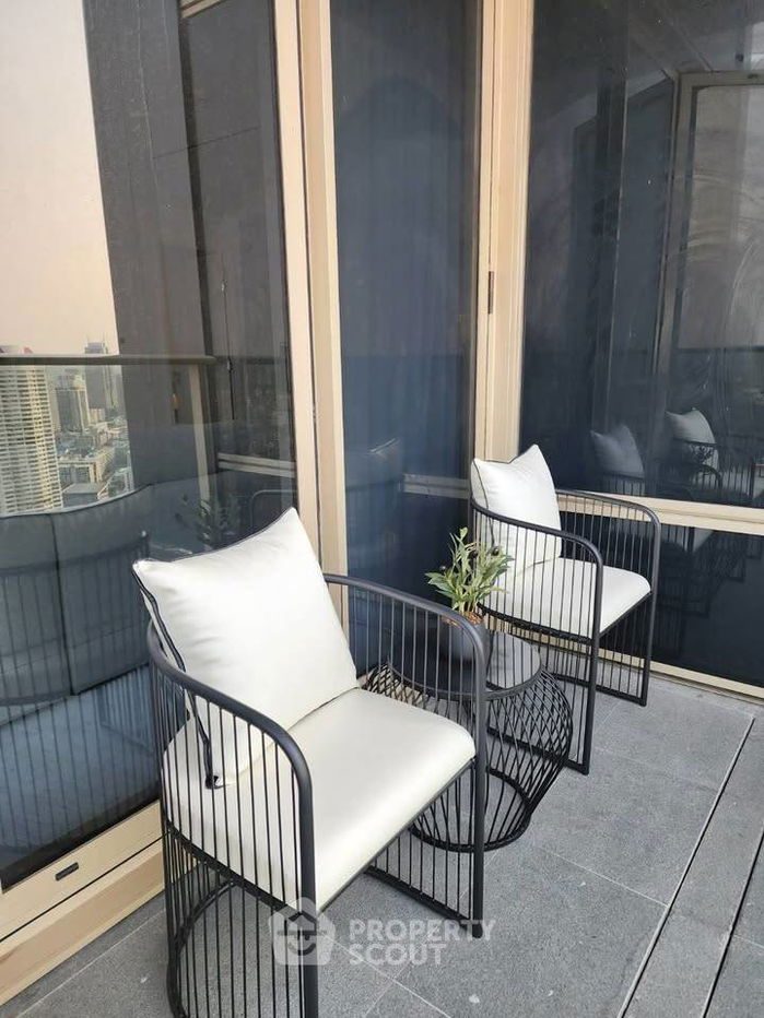 picture 2-BR Condo at Four Seasons Private Residences Bangkok near BTS Saphan Taksin (ID 2159090) - 32/48