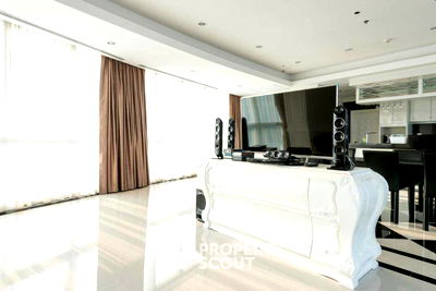 Condos for rent Rama 3 Road : 4-BR Condo at Millennium Residence @ Sukhumvit Condominium near BTS Phrom Phong (ID 59587)