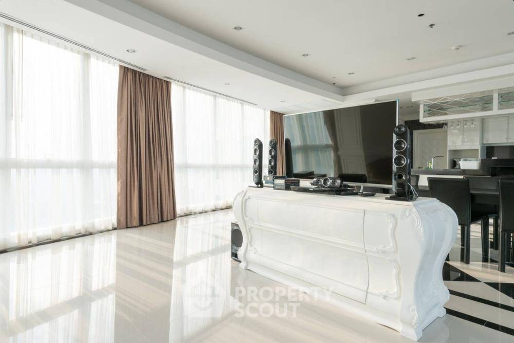 รูป คอนโด 4-ห้องนอน ที่ มิลเลนเนียม เรสซิเด้นส์ แอท สุขุมวิท คอนโดมิเนียม ใกล้ BTS พร้อมพงษ์ (ID 59587) - รูปที่ 1/5