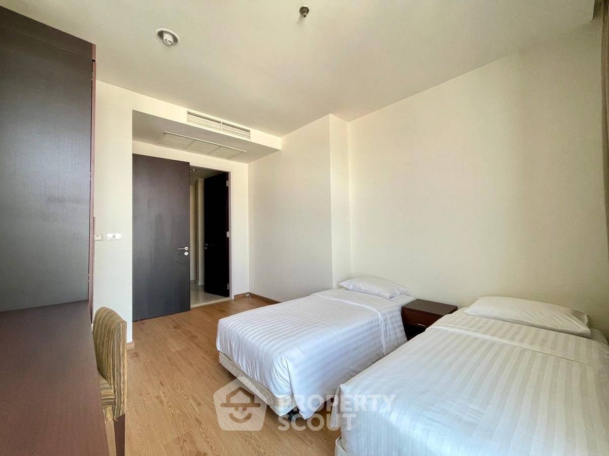 picture 2-BR Condo at Chatrium Riverside Condominium near BTS Saphan Taksin (ID 2003991) - 12/14