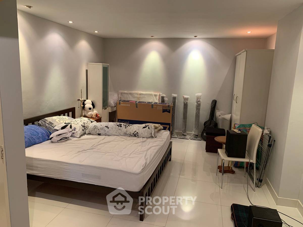 picture 1-BR Condo at Sathorn Suite near BTS Saint Louis (ID 1139826) - 5/8