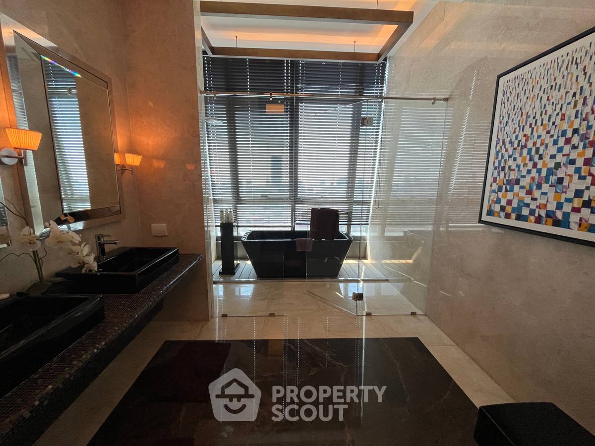 picture 3-BR Condo at Hyde Sukhumvit 13 Condominium near BTS Nana (ID 1479772) - 30/37