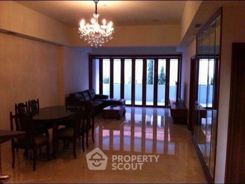 2-BR Condo at Premier Condominium near BTS Phrom Phong (ID 1924549)
