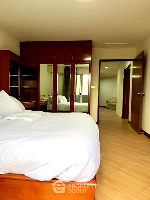 Condos for rent Nana Nuea Pier : 3-BR Condo at Wittayu Complex near BTS Phloen Chit (ID 1722917)