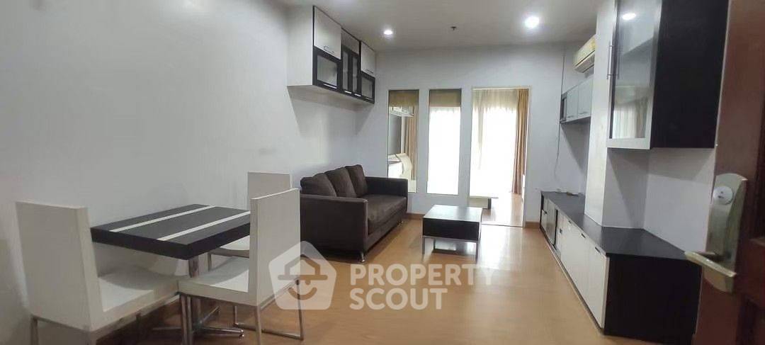 picture 1-BR Condo at The Complete Rajprarop near ARL Ratchaprarop (ID 1057859) - 1/16