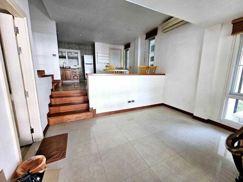 ขายทาวน์โฮม : P0009 บ้านพลัส ซิตี้ พาร์ค ศรีนครินทร์-สวนหลวง 4 ห้องนอน 3 ชั้น เพียง 9,700,000 บาท