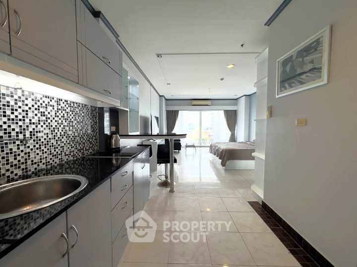 picture Studio Condo at View Talay 8 Condominium Jomtien close to Jomtien Beach (ID 2123961) - 2/13