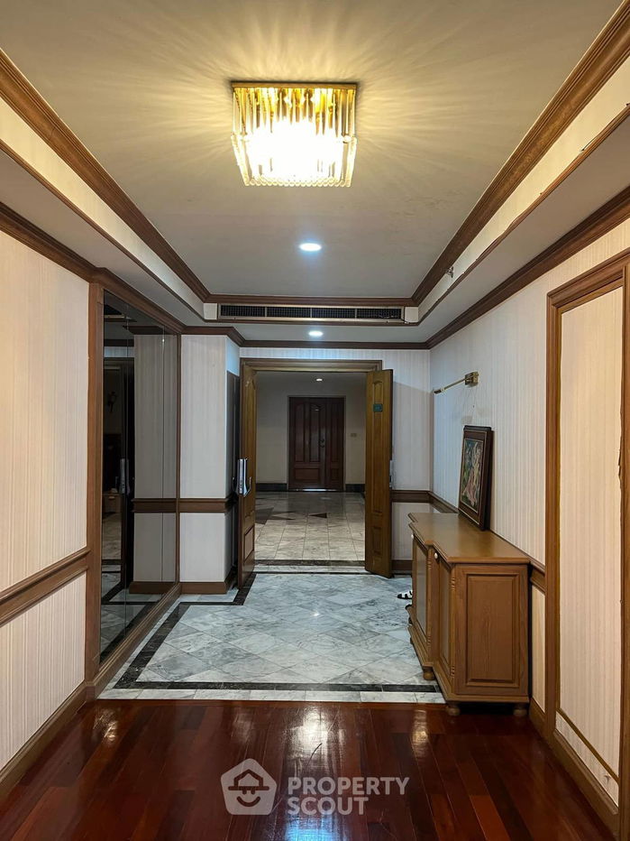 picture 2-BR Condo at Las Colinas near BTS Asok (ID 1911958) - 10/22