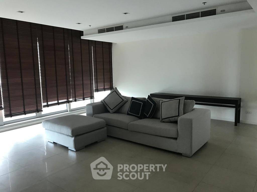 picture 3-BR Condo at The River Condominium near BTS Saphan Taksin (ID 849661) - 1/7