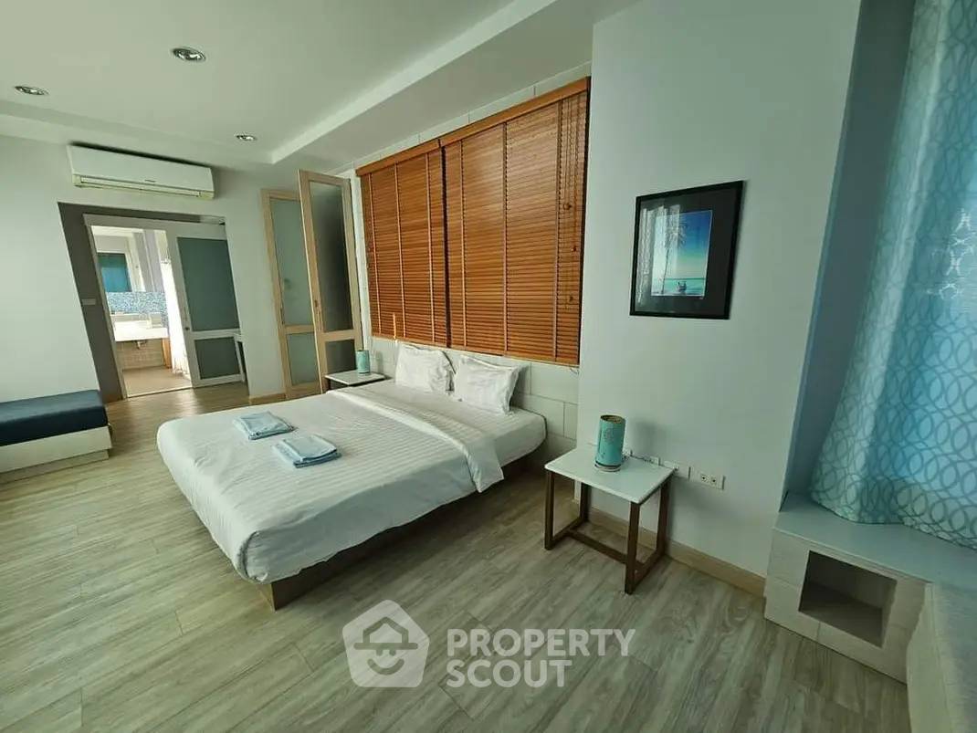 picture 2-BR Condo at The Sea Condominium Phase 3 in Sam Roi Yot (ID 1540421) - 10/22