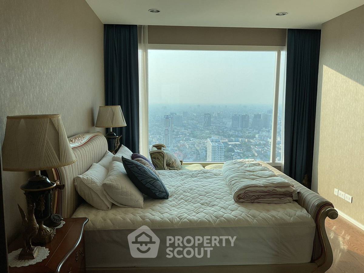 picture 2-BR Condo at Menam Residences in Wat Phraya Krai (ID 1176771) - 2/17