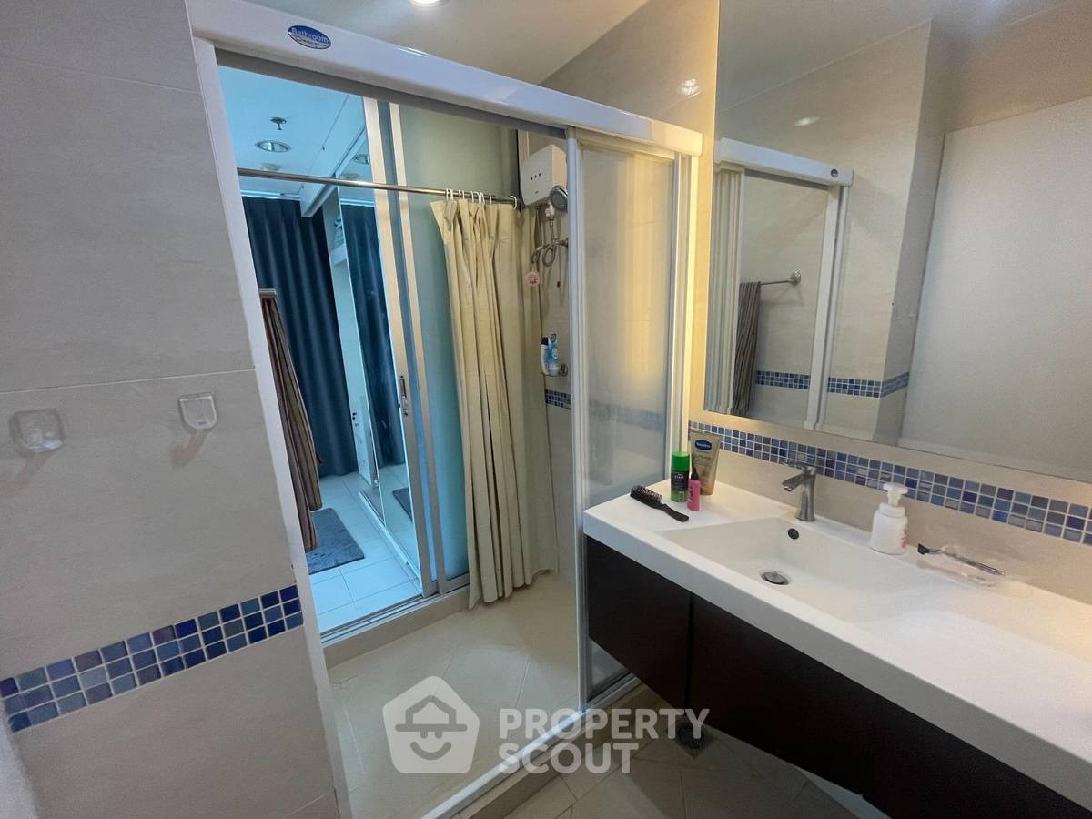 picture 2-BR Condo at Life @ Sukhumvit 65 near BTS Phra Khanong (ID 544788) - 2/6