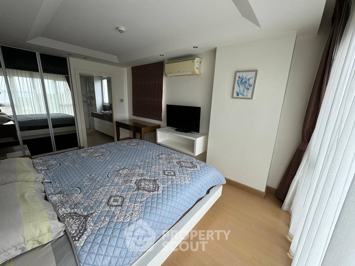picture 2-BR Condo at Sunset Boulevard Residence 2 close to Phratamnak (ID 2056108) - 12/30