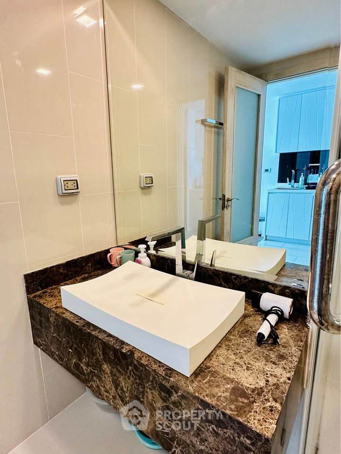 picture 1-BR Condo at The Peak Towers close to Phratamnak (ID 2144364) - 6/14