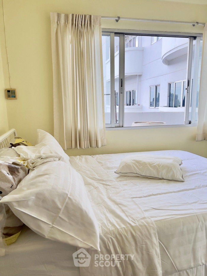 picture 3-BR Condo at Wittayu Complex near BTS Phloen Chit (ID 1697512) - 2/10