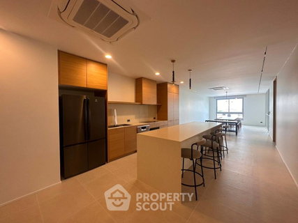 รูปภาพ 4-BR Condo at Chaiyapruk Place Condominium near BTS Ekkamai (ID 1166211)