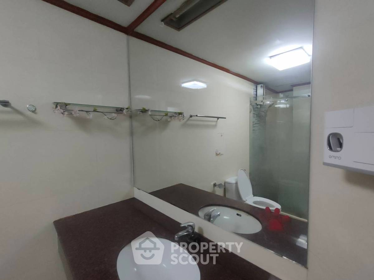 รูป คอนโด 3-ห้องนอน ที่ ฟิฟตี้ฟิฟท์ ทาวเวอร์ คอนโดมิเนียม ใกล้ BTS ทองหล่อ (ID 1517868) - รูปที่ 8/16