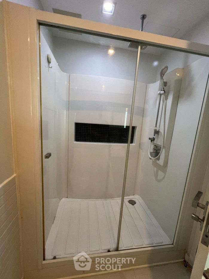 picture 2-BR Condo at The Room Sukhumvit 62 near BTS Punnawithi (ID 2180219) - 27/28