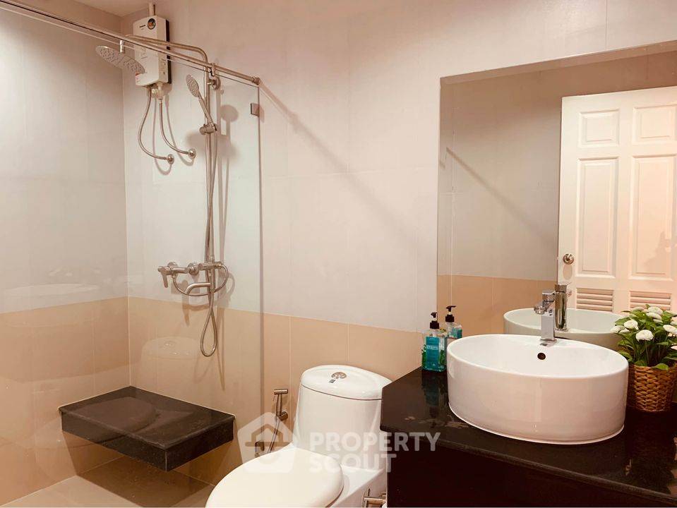 picture 2-BR Condo at Sukhumvit Living Town near MRT Phetchaburi (ID 476297) - 24/24