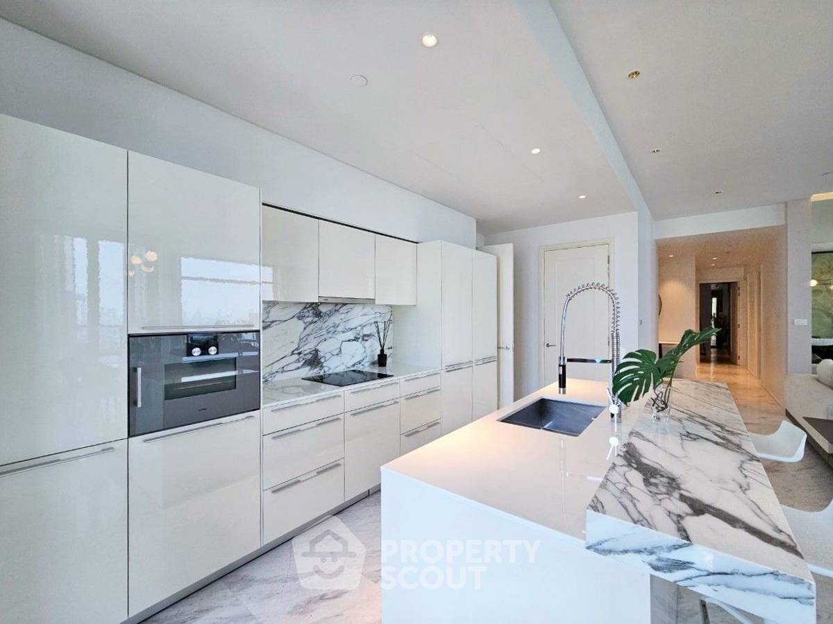 picture 3-BR Condo at Four Seasons Private Residences Bangkok near BTS Saphan Taksin (ID 2187250) - 6/17