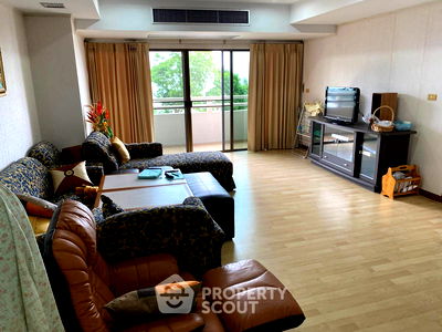Condos for sale : 4-BR Condo at Cha-Am Grand Condotel close to Cha-Am Beach (ID 1496104)