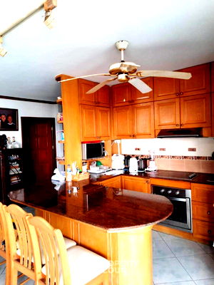 Condos for sale : 3-BR Condo at Jomtien Complex Condotel close to Jomtien Beach (ID 1000711)