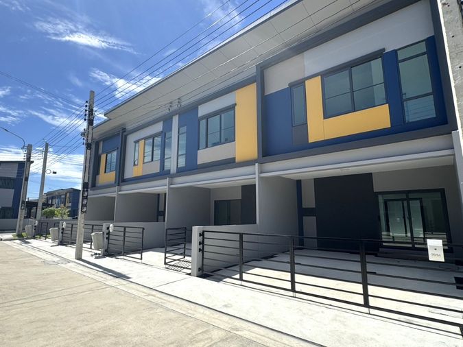 Townhome for sale at Siri Place Prachauthit 75