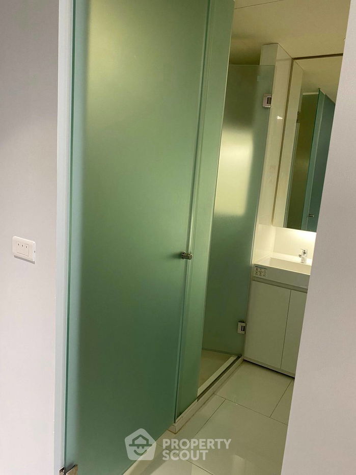 picture 1-BR Condo at Triple Y Residence Samyan near MRT Sam Yan (ID 2155724) - 1/9