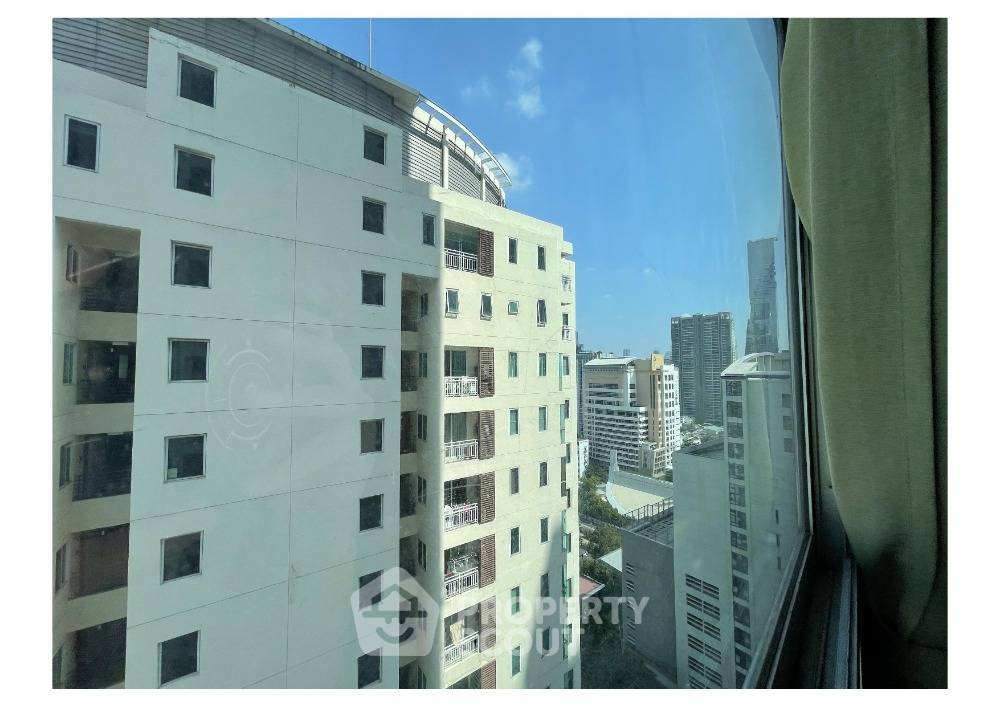 picture 4-BR Condo at Sathorn House Condominium near BTS Surasak (ID 1947524) - 11/11