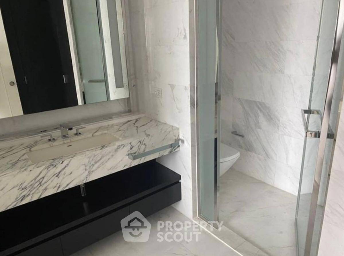 picture 2-BR Condo at Four Seasons Private Residences Bangkok near BTS Saphan Taksin (ID 1597817) - 3/6