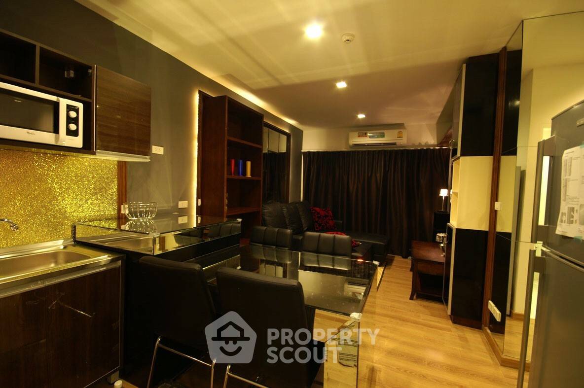 picture 2-BR Condo at The Seed Musee Sukhumvit 26 near BTS Phrom Phong (ID 449964) - 2/14