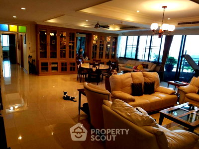 Condos for sale : 3-BR Condo at Royal River Place in Bang Phong Phang (ID 1073938)