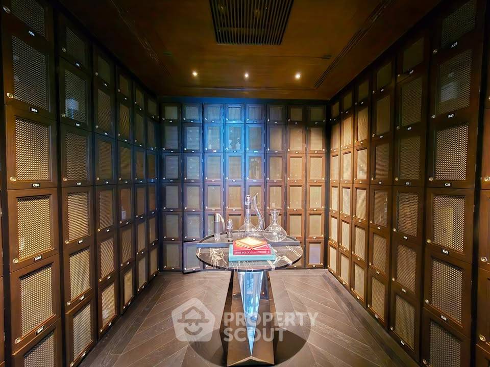 picture 2-BR Condo at Four Seasons Private Residences Bangkok near BTS Saphan Taksin (ID 2159090) - 42/48