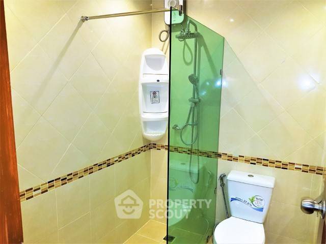 picture Studio Condo at Thep Thip Mansion Condominium close to Phratamnak (ID 1455866) - 9/12