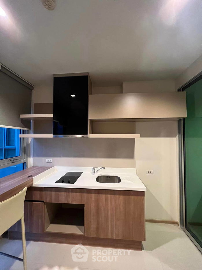 รูป คอนโด 1-ห้องนอน ที่ ริธึ่ม สาทร ใกล้ BTS สะพานตากสิน (ID 1176681) - รูปที่ 3/12
