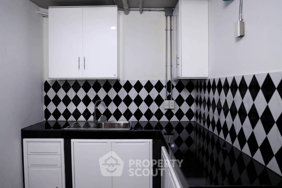 picture 1-BR Condo at 15 Suite Condominium near ARL Makkasan (ID 1211019) - 7/12
